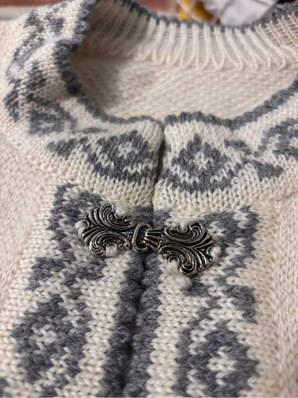 Nordic Fair Isle Cardigan Size M Cottagecore Handmade Folk Metal Clasp Scandi - Picture 7 of 8